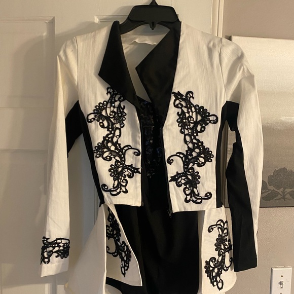 Dance competition costume - Picture 2 of 2